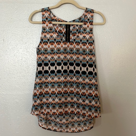 19 Cooper lightweight sleeveless blouse. Size Medium - Picture 1 of 6